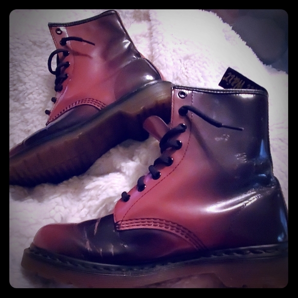 ombre doc martens